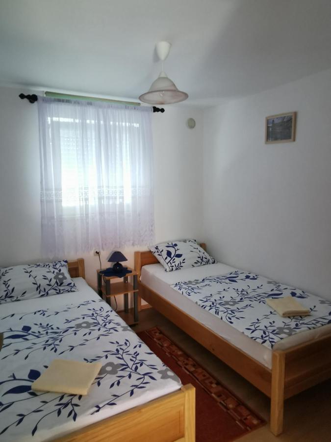 Apartmani Trupeljak Mandre Exterior photo